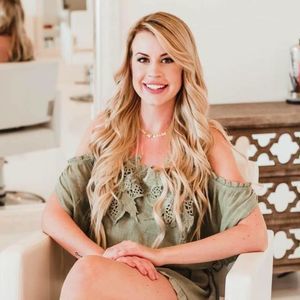 Meet your Posher, Cassandra